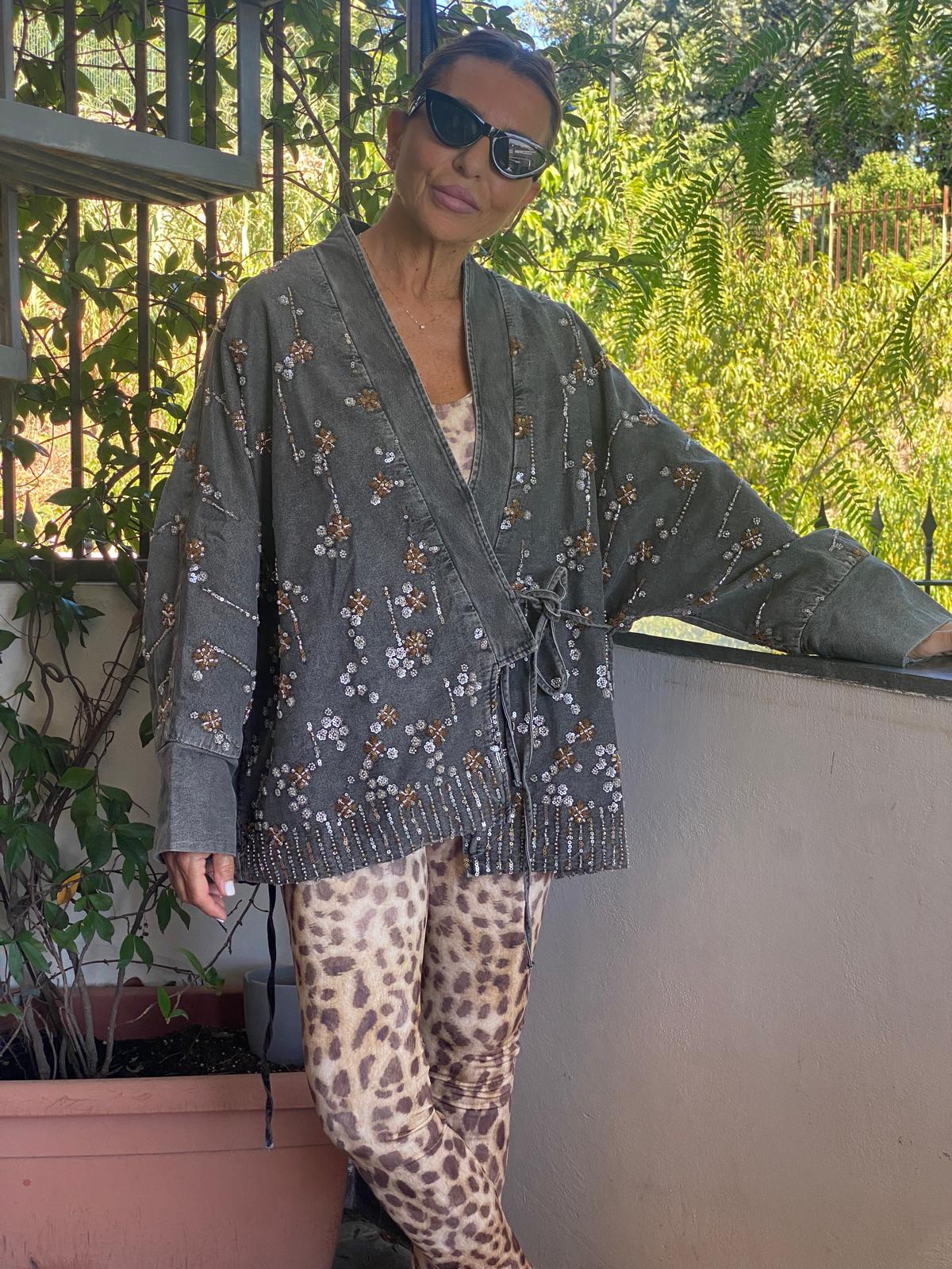 Kimono ricamato con paillettes Ela Romei